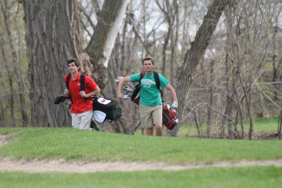 Boys Golf: Freshman advances to state
