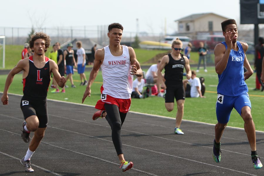 ONeal PRd and finished 3rd overall in the 400m with a time of 51.40.