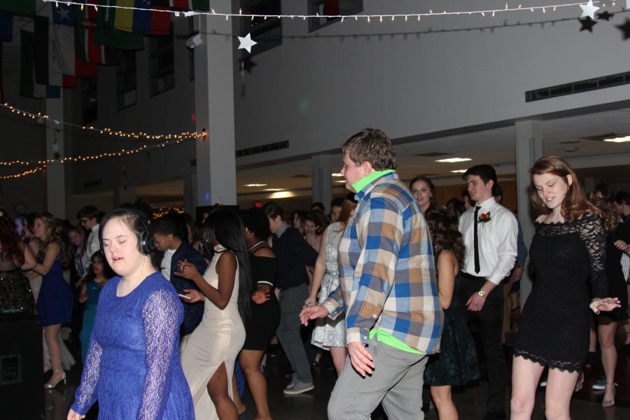 Photo Gallery: Winter Formal & Battle of the Bands
