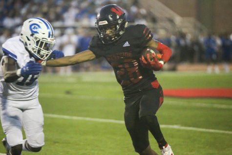 RECAP: Warriors Fight Past Jr. Jays in Homecoming Win