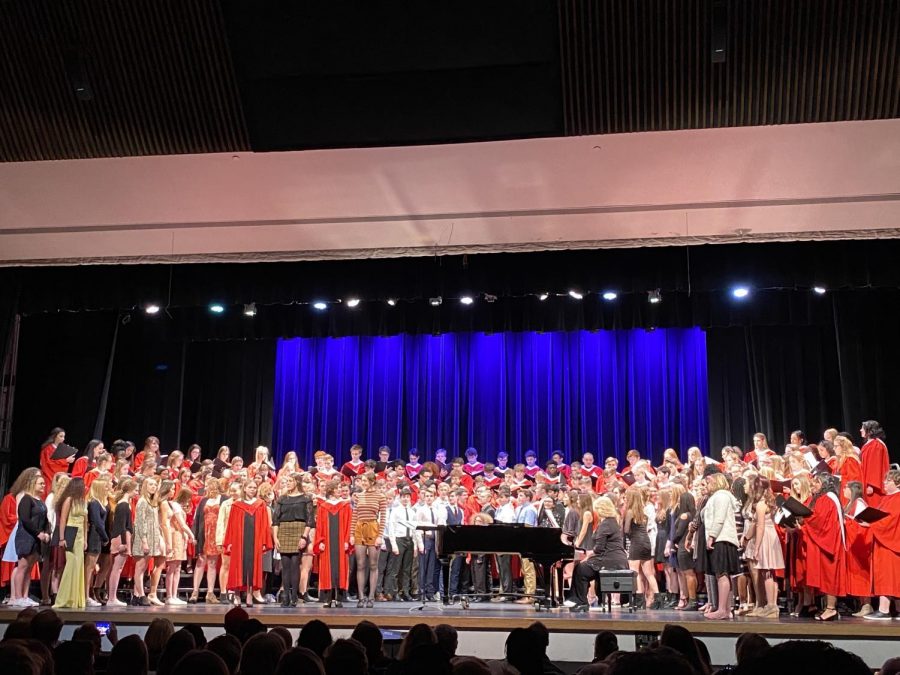 Westside+choir+students+perform+the+songs+they+worked+on+with+Dr.+Runestad+at+the+choral+clinic+concert.