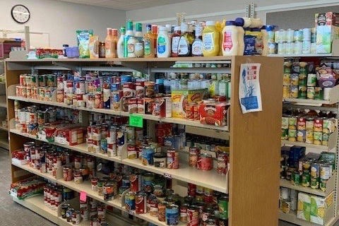 The Westside Food Pantry held a food drive at Sunset Hills Elementary School on April 20 and 21 to help families in need.