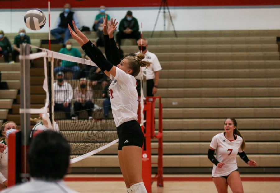 Westside Volleyball Falls to Elkhorn South