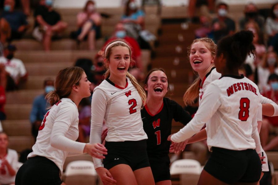 PHOTO+GALLERY%3A+JV+Volleyball+vs.+Bellevue+East