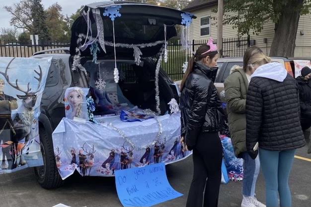 Student Council members decorated the trunks of their cars and handed out candy to participants.