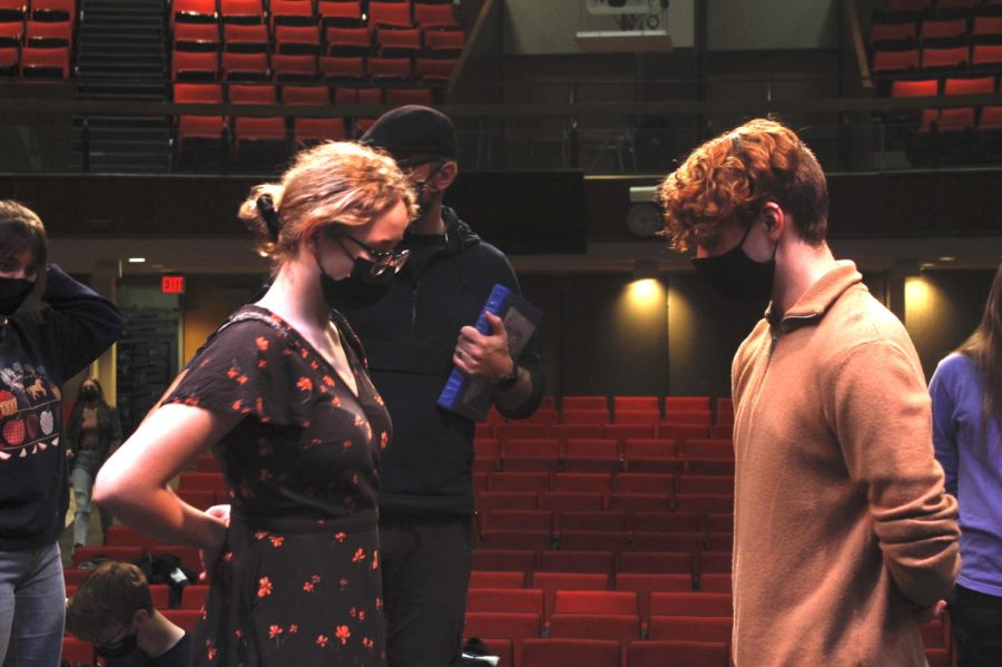 Seniors Jenna Farrington (left), playing Ned Alleyn, and Jimmy Watke-Stacy (right), playing William Shakespeare.