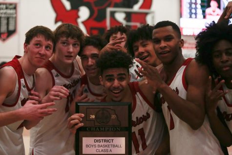 PHOTO GALLERY: Boys Varsity Basketball District Championship Win