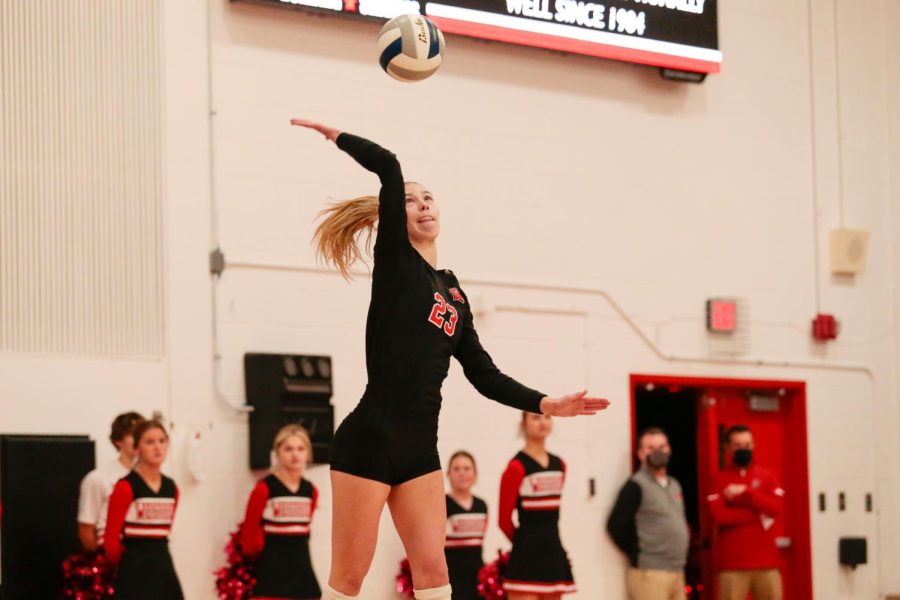 Volleyball rebounds with sweep of Millard West