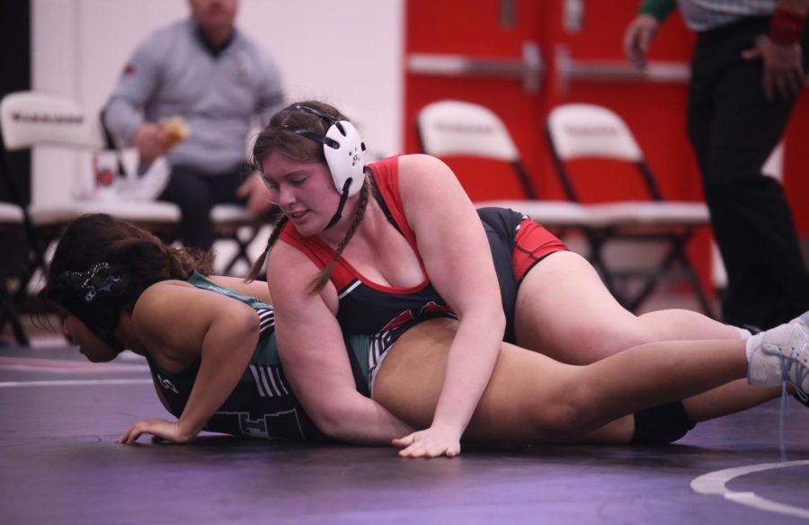 Westside girl wrestlers headed to Districts