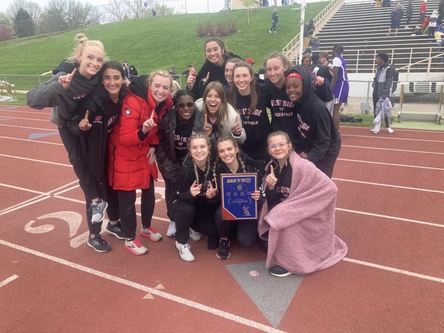 Girls+track+team+make+run+to+Metro+and+District+titles