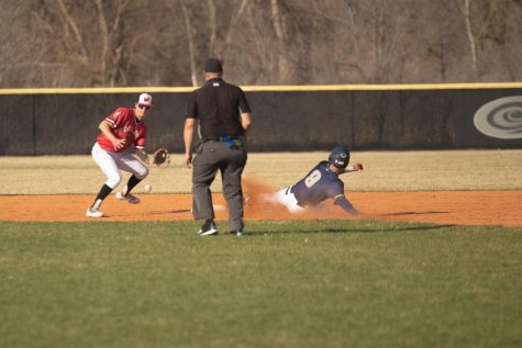 PHOTO GALLERY: Varsity Baseball vs. Elkhorn South