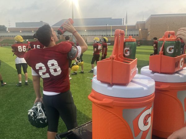 Teams make adjustments due to heat wave