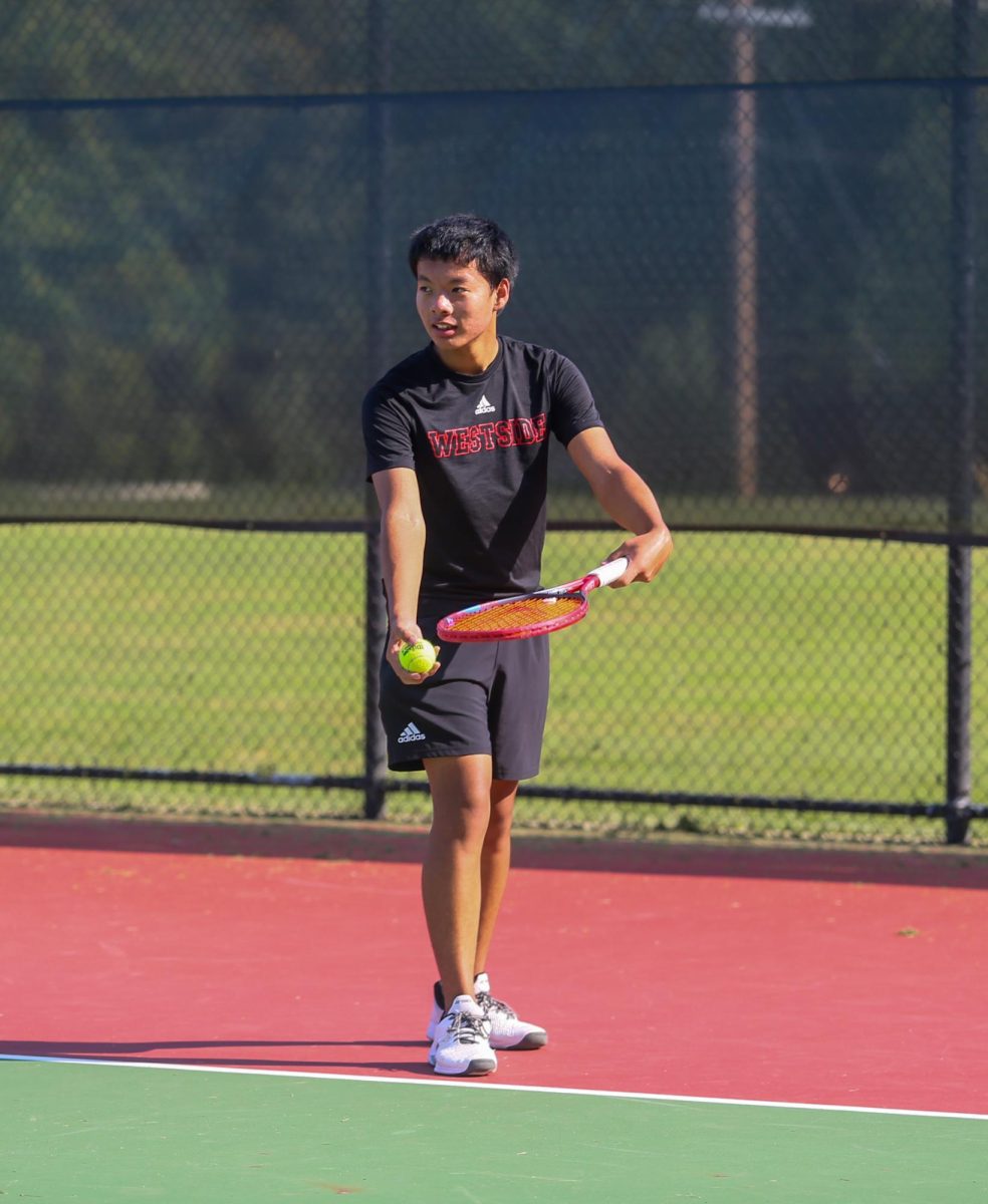 Tennis team remains dominant over Lincoln East