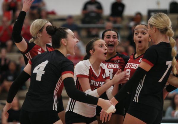 Volleyball battles top-ranked Papio South