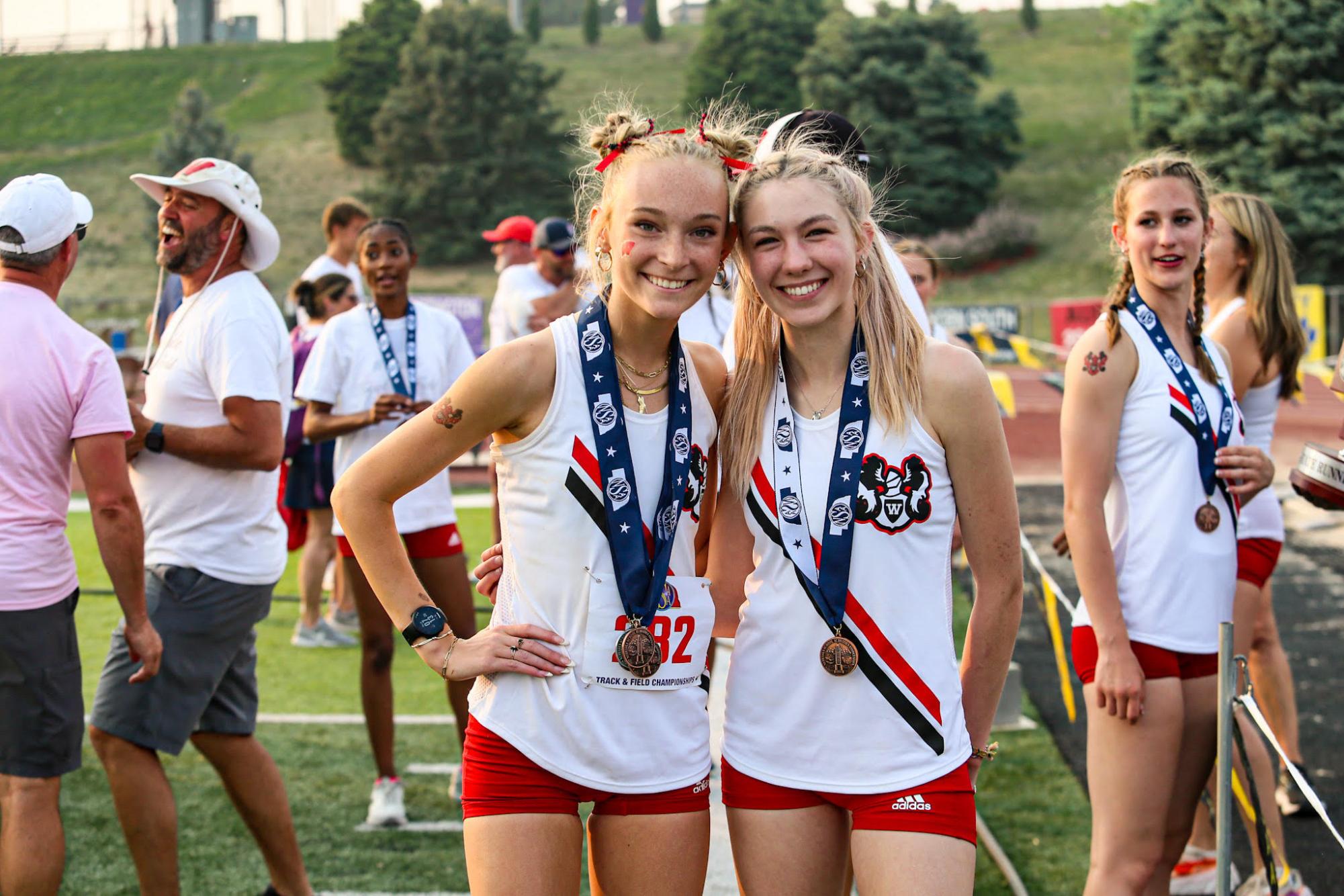 Cross Country teams make strong showing at Class of the Metro meet