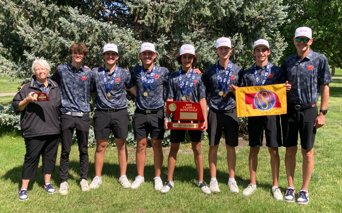Boys golf comes back swinging to win second straight state championship