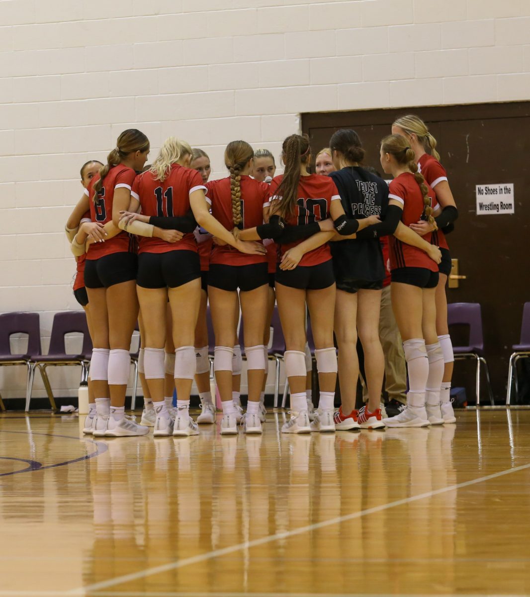 GALLERY: Varsity volleyball Vs. Lincoln East