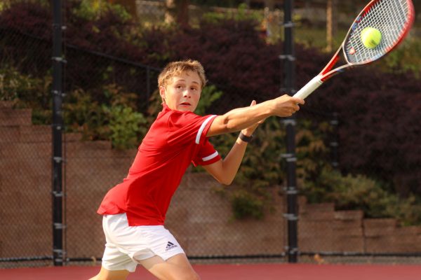 Winning week for boys tennis team