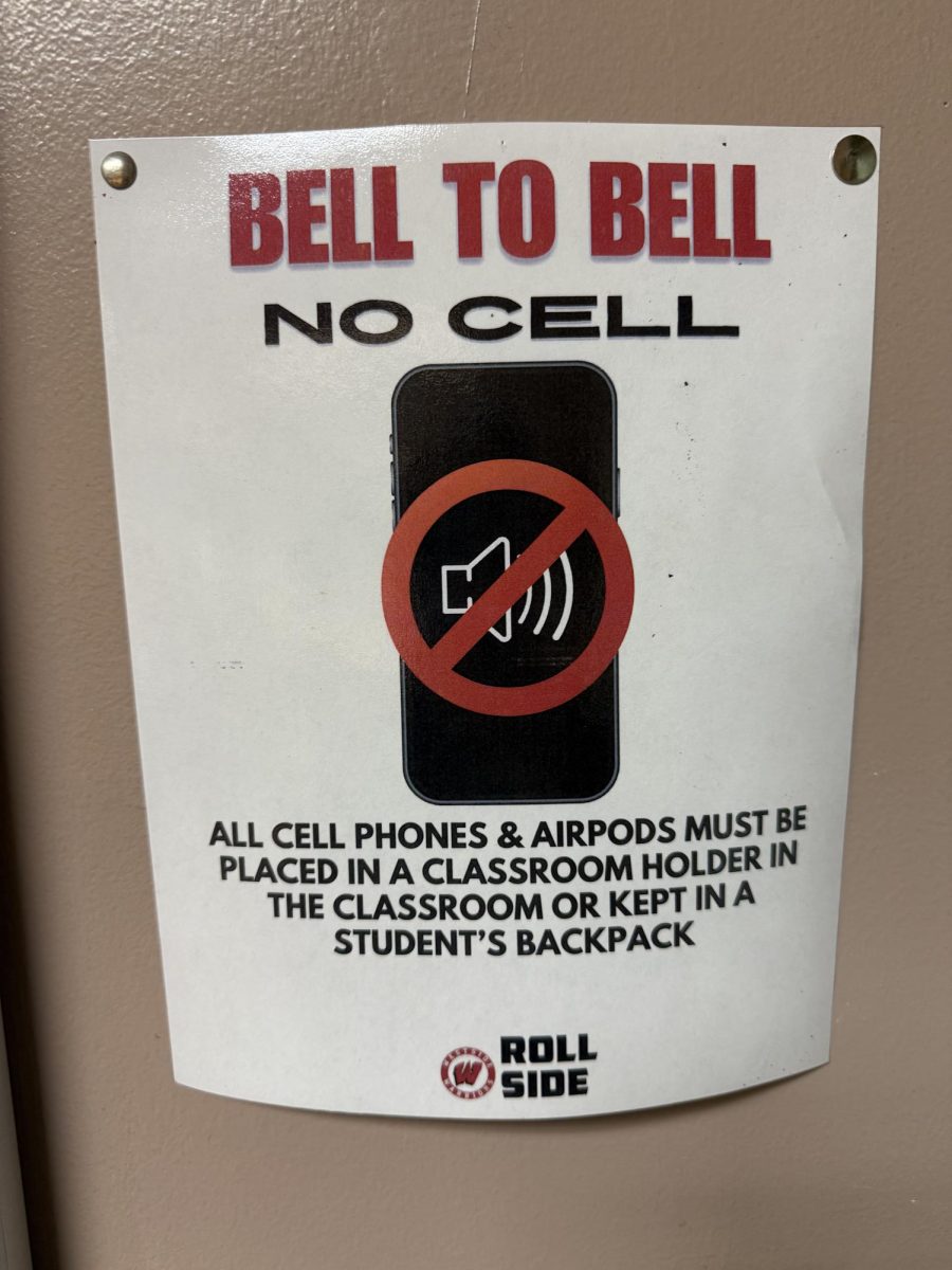 Nebraska’s New ‘Bell to Bell’ Cell Phone Law Aims to Refocus Students in Class