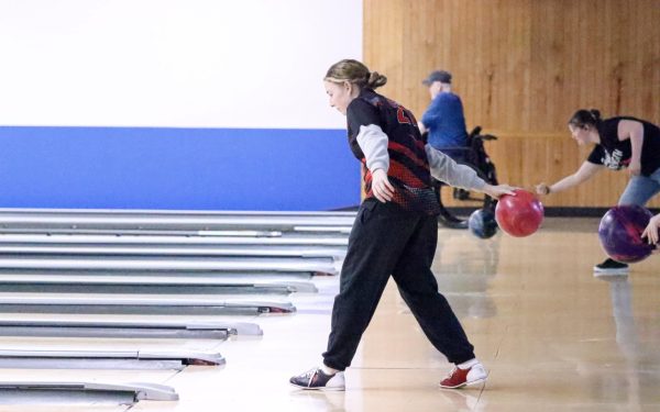 Girls bowling falls short in state run