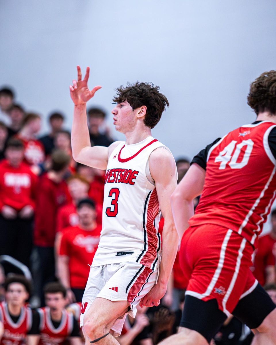 PHOTO GALLERY: Boys Varsity Basketball Districts