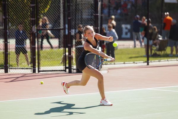 PHOTO GALLERY: Varsity Girls Tennis Vs. Skutt Catholic